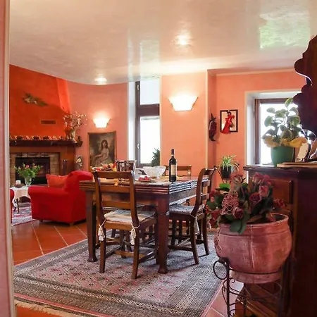 Casa Vacanza Rosa 度假居 托斯科拉诺-马德尔诺