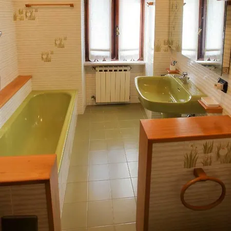 Casa Vacanza Rosa 度假居 托斯科拉诺-马德尔诺
